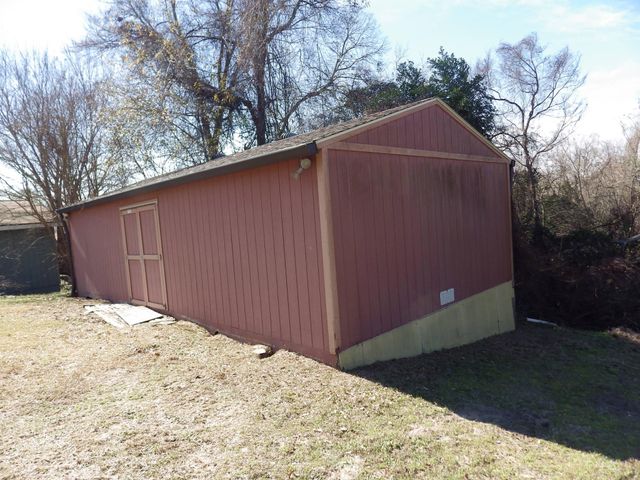 17 Lake Drive, Huntsville, TX 77320