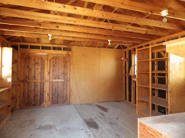 17 Lake Drive, Huntsville, TX 77320