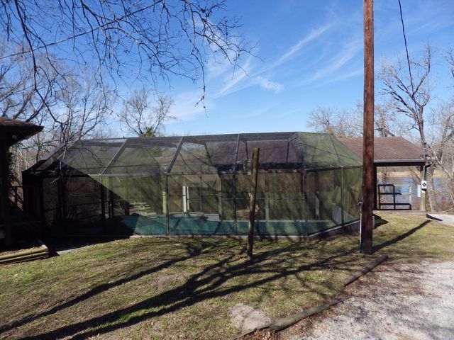 17 Lake Drive, Huntsville, TX 77320