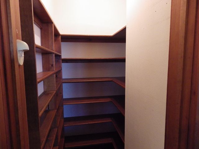 17 Lake Drive, Huntsville, TX 77320