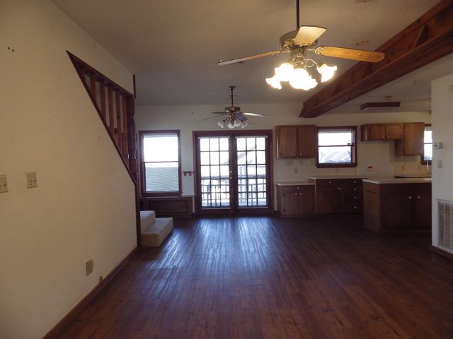 17 Lake Drive, Huntsville, TX 77320