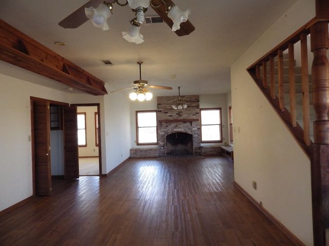 17 Lake Drive, Huntsville, TX 77320