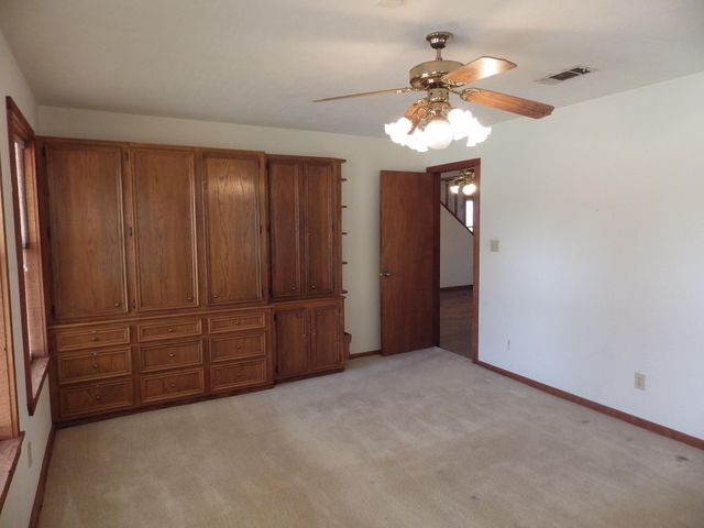 17 Lake Drive, Huntsville, TX 77320