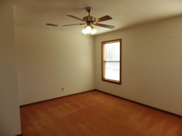 17 Lake Drive, Huntsville, TX 77320