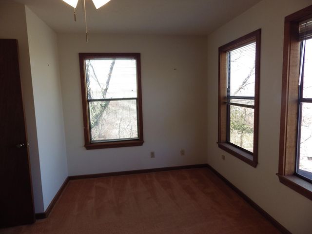 17 Lake Drive, Huntsville, TX 77320