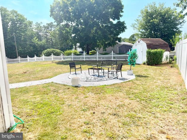 104 NAUTILUS DR, Manahawkin, NJ 08050