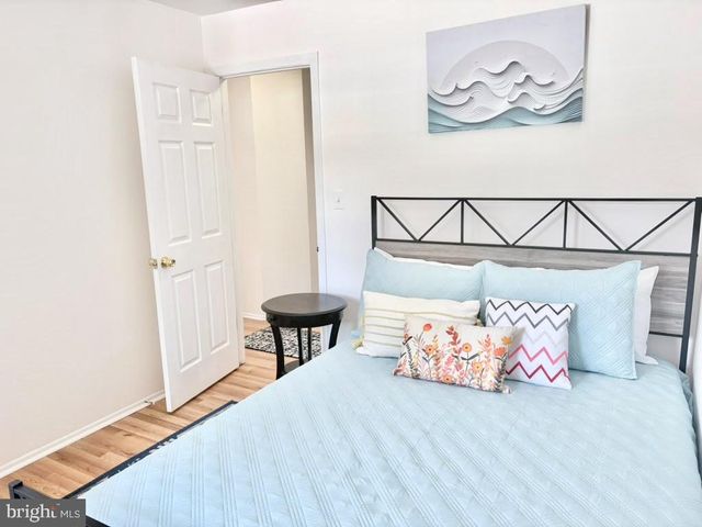 104 NAUTILUS DR, Manahawkin, NJ 08050
