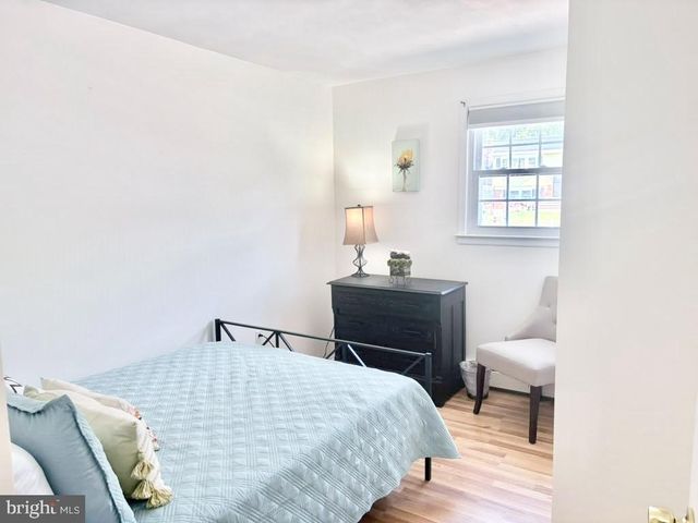 104 NAUTILUS DR, Manahawkin, NJ 08050