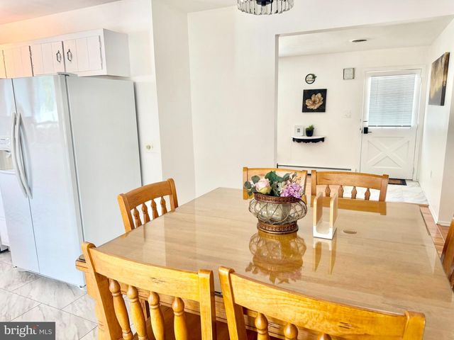 104 NAUTILUS DR, Manahawkin, NJ 08050