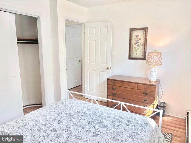 104 NAUTILUS DR, Manahawkin, NJ 08050