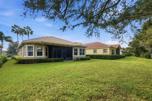 7233 Maidstone Drive, Port St Lucie, FL 34986
