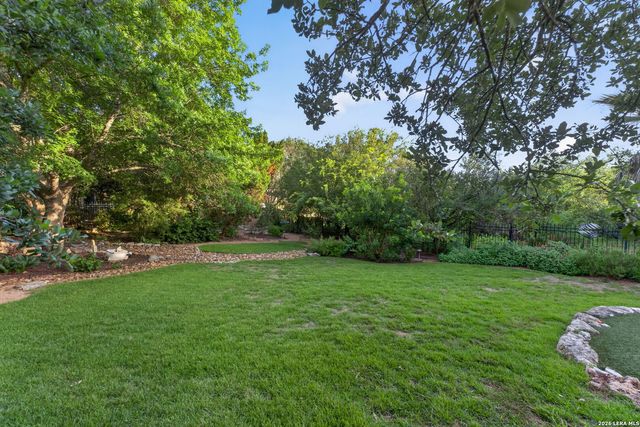 14 Champions Way, San Antonio, TX 78258
