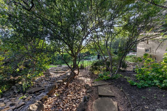 14 Champions Way, San Antonio, TX 78258