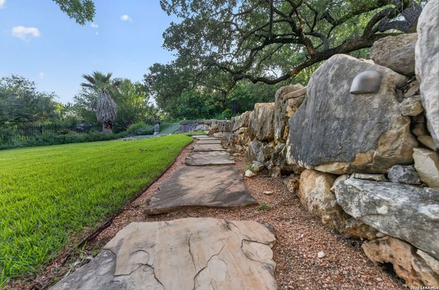 14 Champions Way, San Antonio, TX 78258