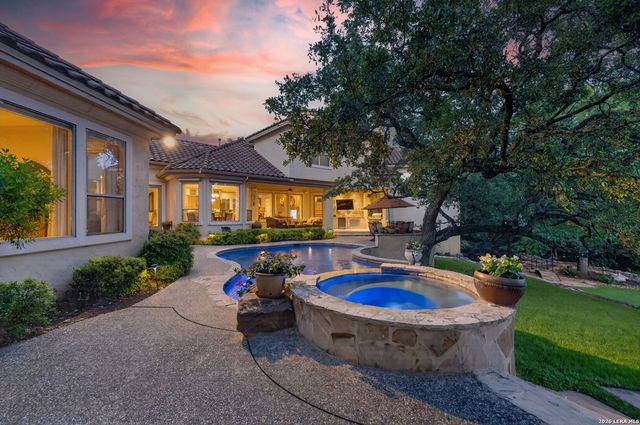 14 Champions Way, San Antonio, TX 78258