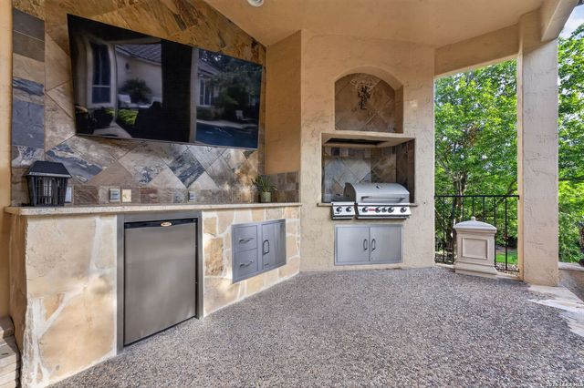 14 Champions Way, San Antonio, TX 78258