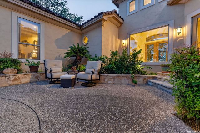 14 Champions Way, San Antonio, TX 78258