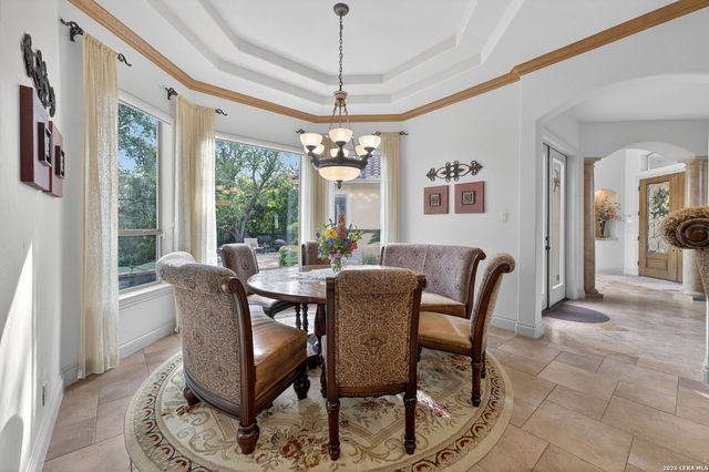 14 Champions Way, San Antonio, TX 78258