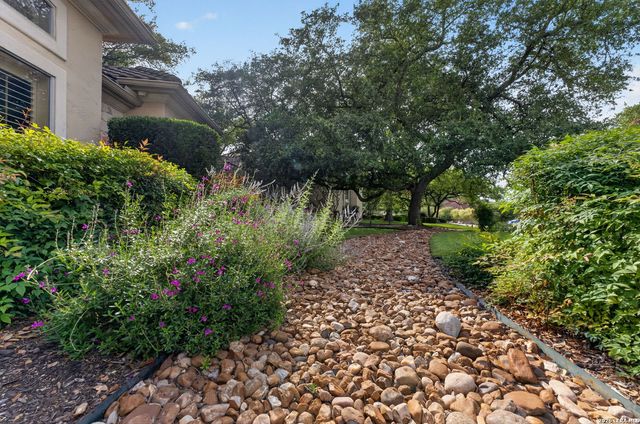 14 Champions Way, San Antonio, TX 78258