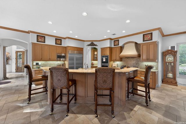 14 Champions Way, San Antonio, TX 78258