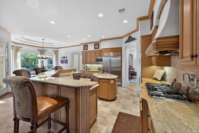 14 Champions Way, San Antonio, TX 78258