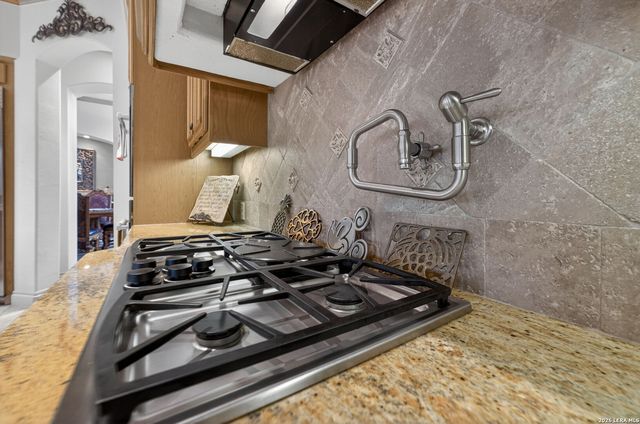 14 Champions Way, San Antonio, TX 78258
