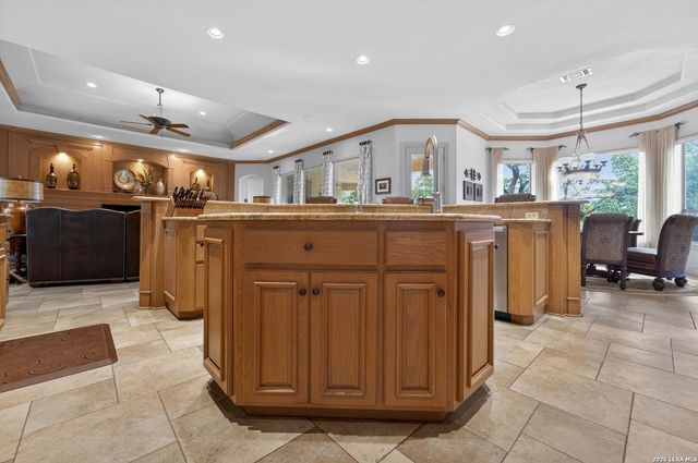 14 Champions Way, San Antonio, TX 78258