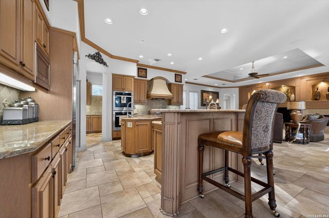 14 Champions Way, San Antonio, TX 78258