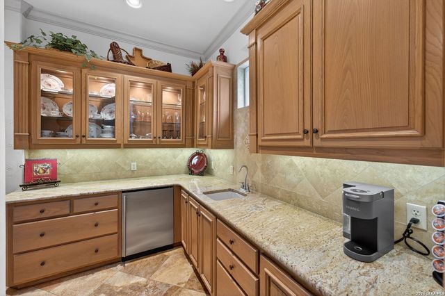 14 Champions Way, San Antonio, TX 78258