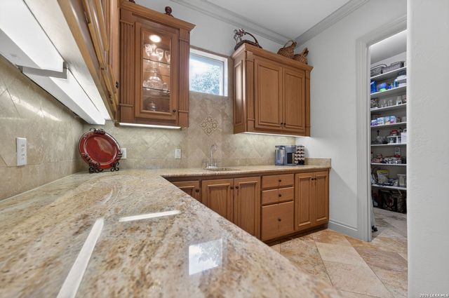 14 Champions Way, San Antonio, TX 78258