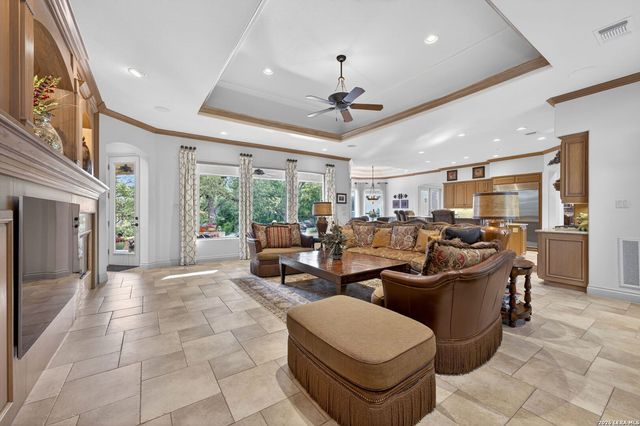 14 Champions Way, San Antonio, TX 78258