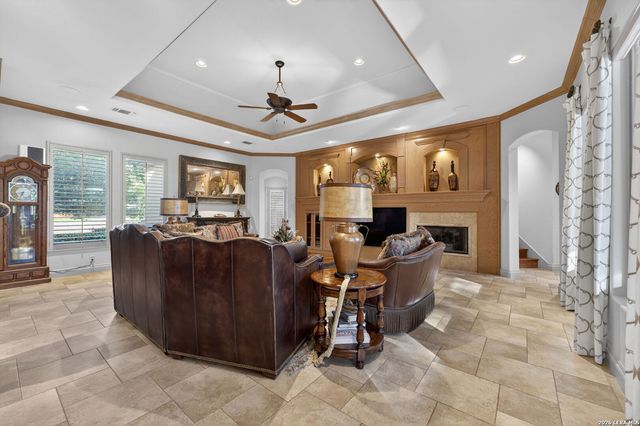 14 Champions Way, San Antonio, TX 78258