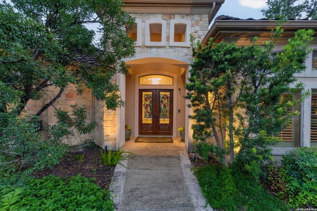 14 Champions Way, San Antonio, TX 78258