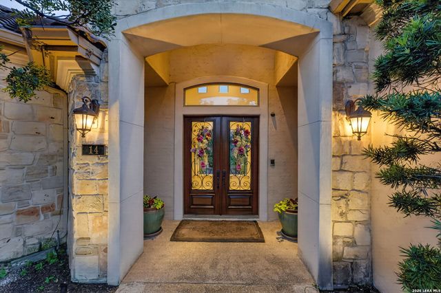 14 Champions Way, San Antonio, TX 78258