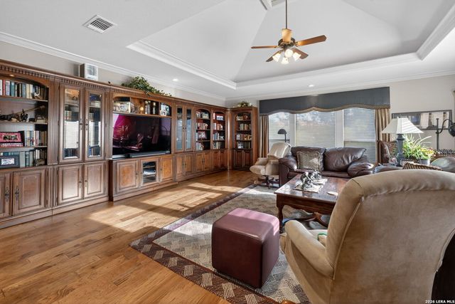 14 Champions Way, San Antonio, TX 78258