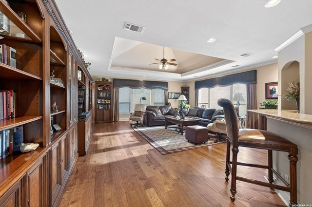 14 Champions Way, San Antonio, TX 78258