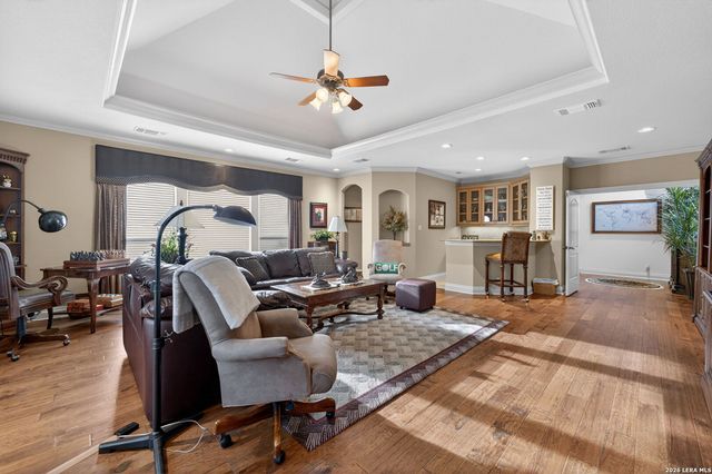 14 Champions Way, San Antonio, TX 78258
