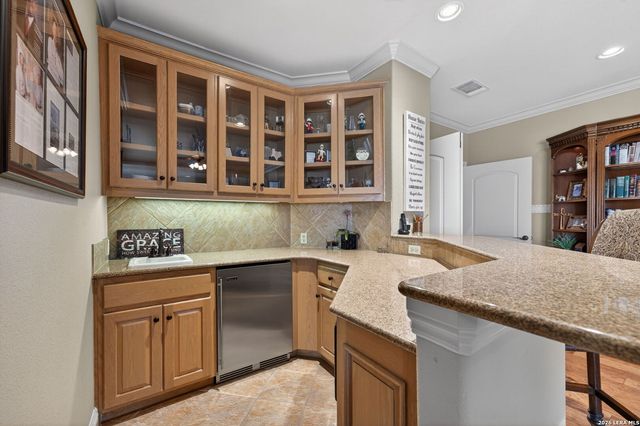 14 Champions Way, San Antonio, TX 78258