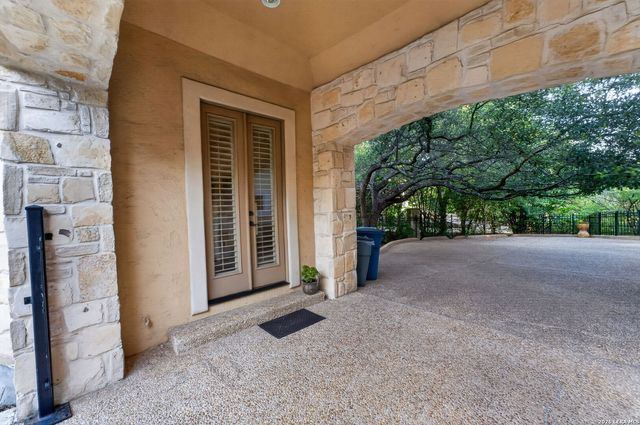14 Champions Way, San Antonio, TX 78258
