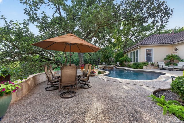 14 Champions Way, San Antonio, TX 78258