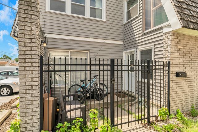 9207 S Kedzie Avenue 3, Evergreen Park, IL 60805
