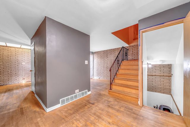 9207 S Kedzie Avenue 3, Evergreen Park, IL 60805
