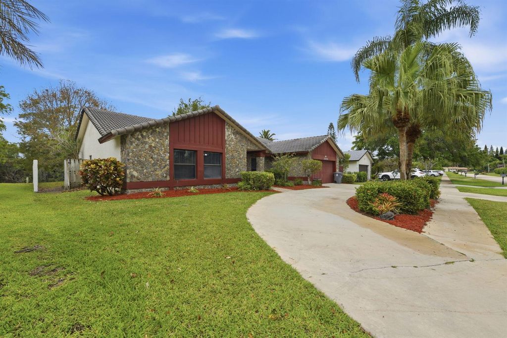 21074 Shady Vista Lane, Boca Raton, FL 33428