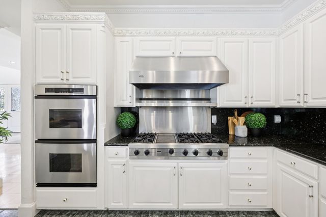 6065 Dilbeck Lane, Dallas, TX 75240