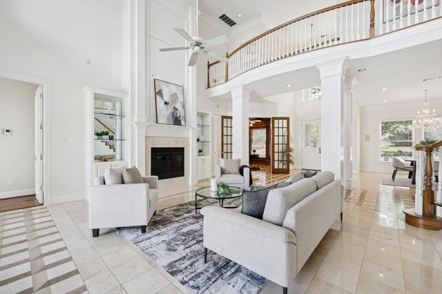 6065 Dilbeck Lane, Dallas, TX 75240