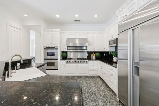 6065 Dilbeck Lane, Dallas, TX 75240