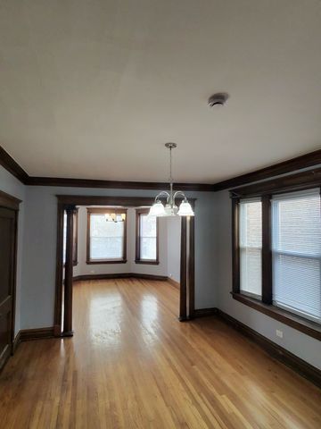 6810 S Calumet Avenue 2, Chicago, IL 60637