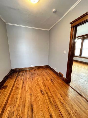 6810 S Calumet Avenue 2, Chicago, IL 60637