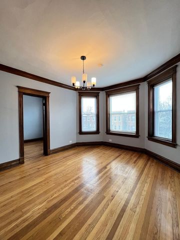 6810 S Calumet Avenue 2, Chicago, IL 60637