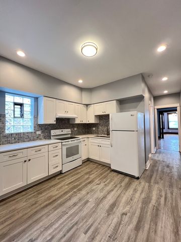6810 S Calumet Avenue 2, Chicago, IL 60637